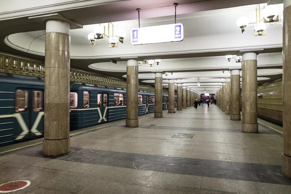 Метро Ясенево. Станция метро Ясенево. Станция Ясенево Москва. Новый вестибюль метро Ясенево. Вокзал ясенево