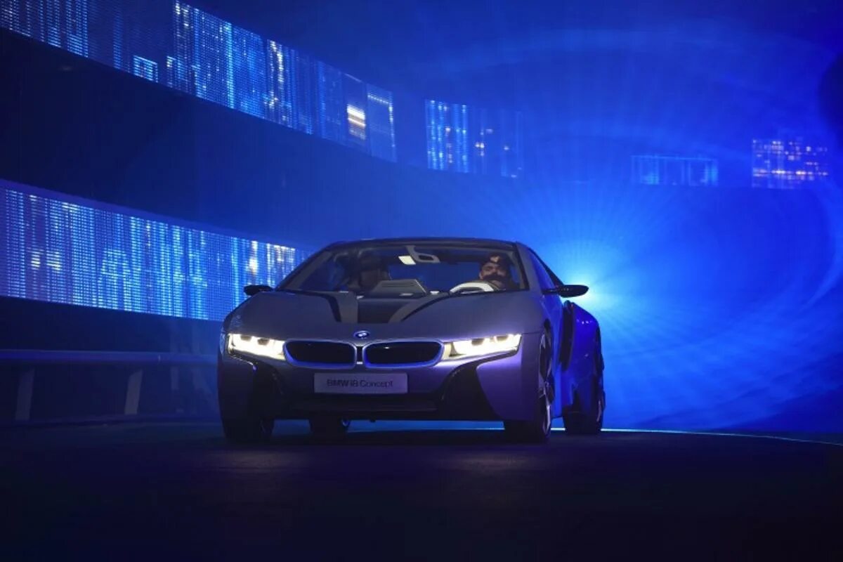 Bmw i8 lights. Машина на весах. Дорога абстракция. Форд мустанг 4 фары. Subaru legacy 2023.