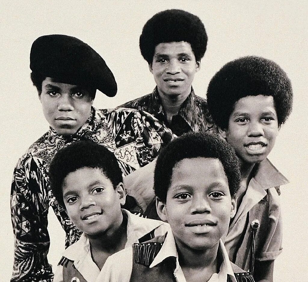майкл джексон группа джексон 5. майкл джексон и группа «the jackson 5». майкл джексон и группа «the jackson 5». джексонс файв группа. группа the jackson 5 майкл.