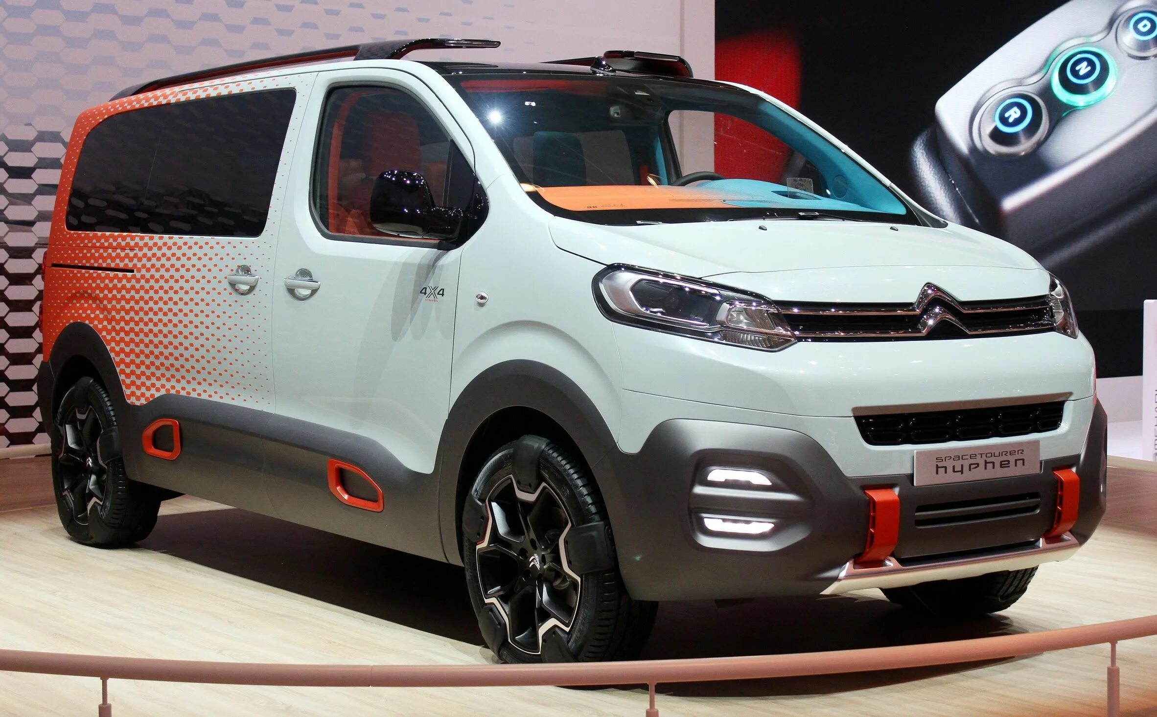 Citroen Спейс Турер. Citroen Space Tourer 2023. Обвес на Ситроен Спейс Турер. Citroen SPACETOURER диски.