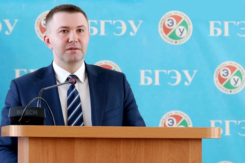 Сколько лет акулич в 2024. Сколько лет акулич в 2024. Сколько лет акулич в 2024. Аня акулич 2020. Акулич юморист.