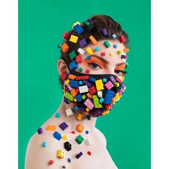 Творческая маска. Фотосессия с пластиком. Макияж с красками фотосессия. Творческая маска. Черно белый грим.