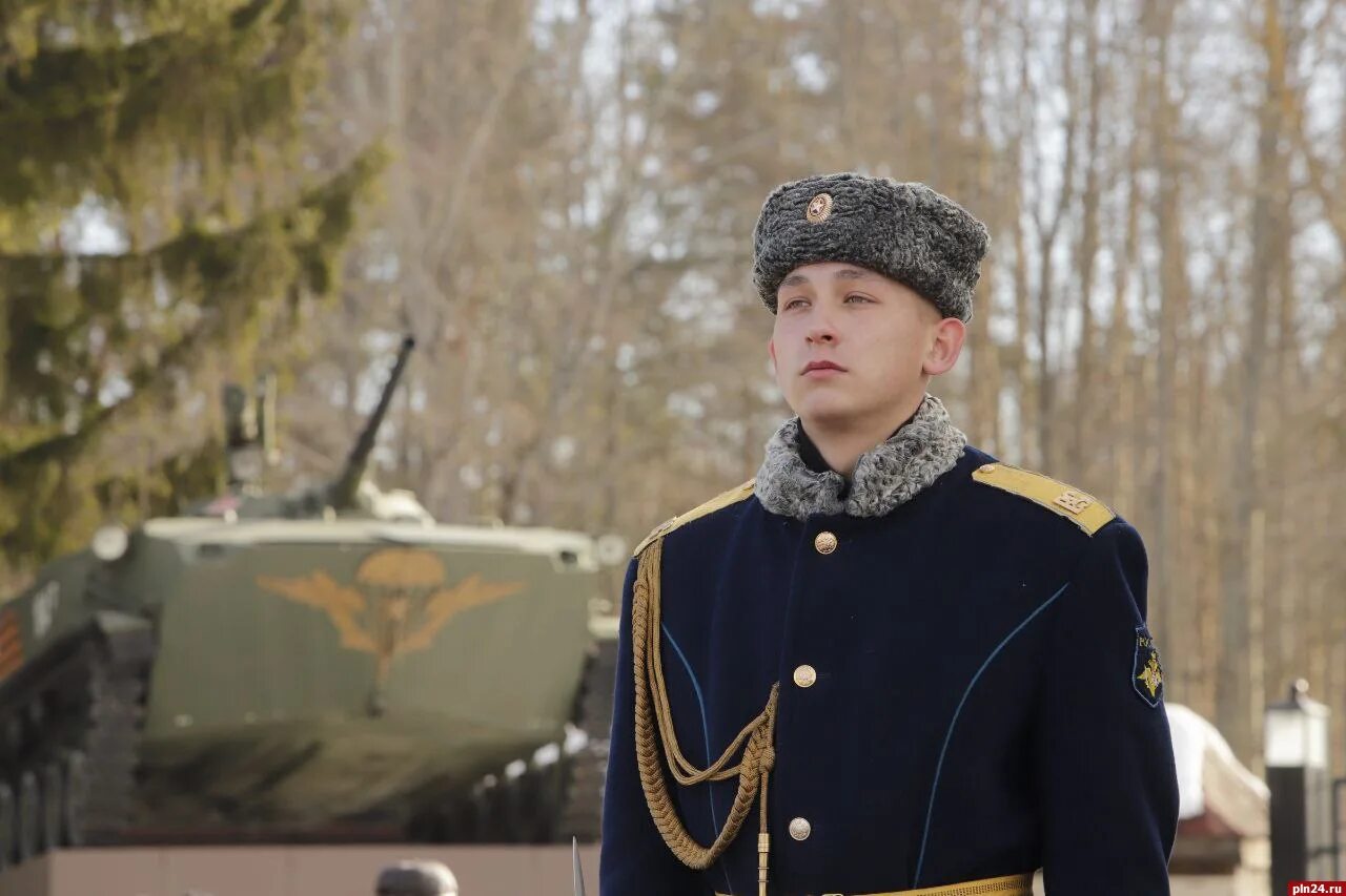 Под псковом. Под псковом. Первые победы под псковом и нарвой. Вдв фото. Вдв обои.