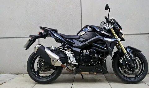 Suzuki gsr 750