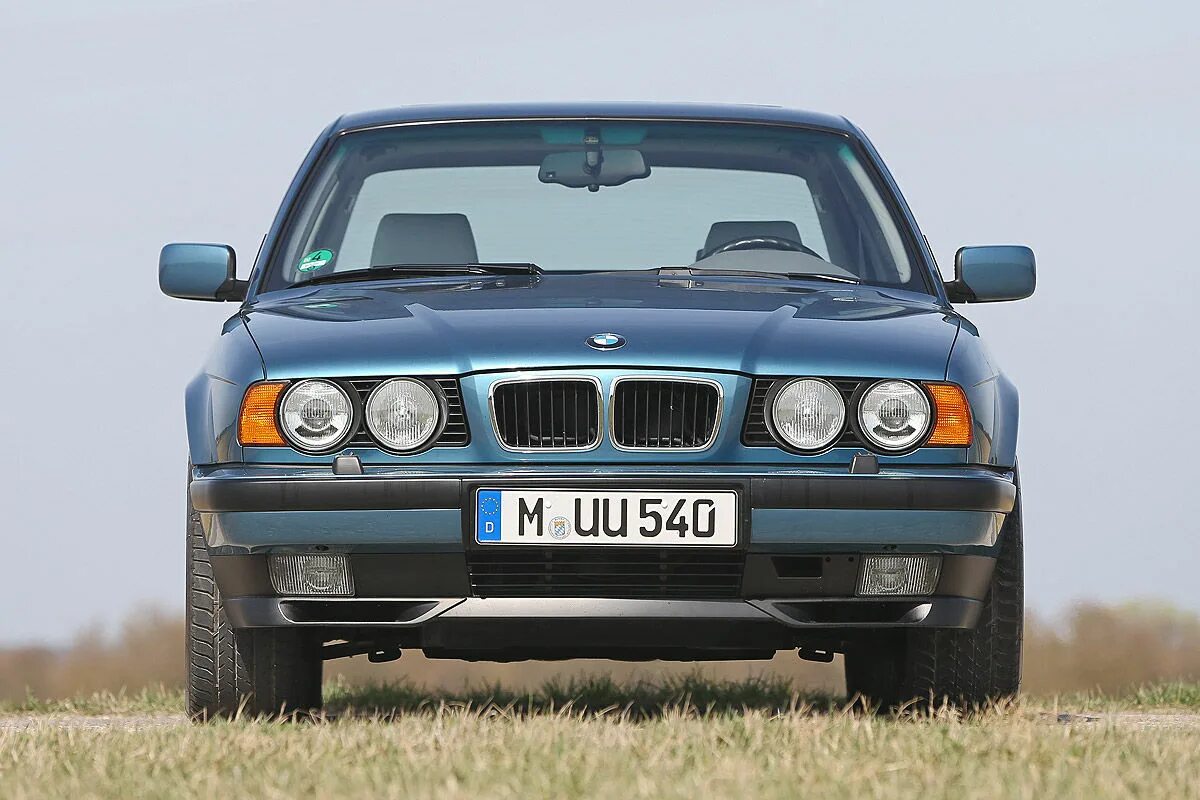 Е34 рестайлинг. BMW e34 540. BMW 540 е34. BMW 5 e34. БМВ е34 540i.