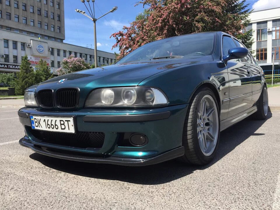 Купить бампер е39. Губа BMW e39 CSL. М бампер на БМВ е39. BMW e39 Элероны. BMW e39 сплиттер.