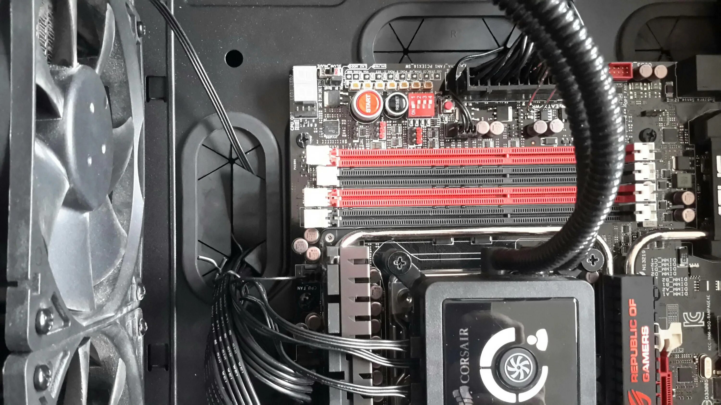 Компьютер работает на встроенной видеокарте. GTX 4090 В материнке. Материнская плата с видеокартой. Встроенная видеокарта в материнскую плату. Интегрированная видеокарта в материнской плате.