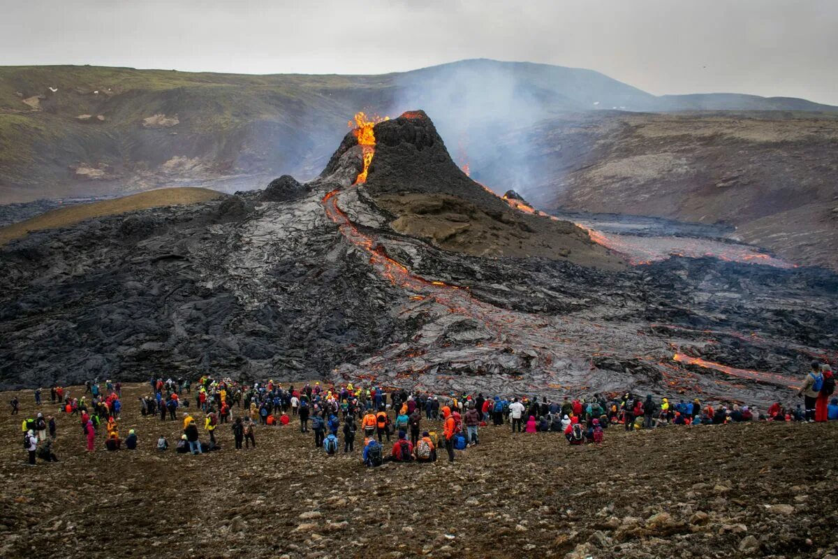 Извержение вулкана в Исландии Эйяфьятлайокудль. Извержение вулкана в Исландии 2010. Эйяфьядлайёкюдль вулкан в Исландии. Вулкан Исландии Эйяфьятлайокудль 2010.