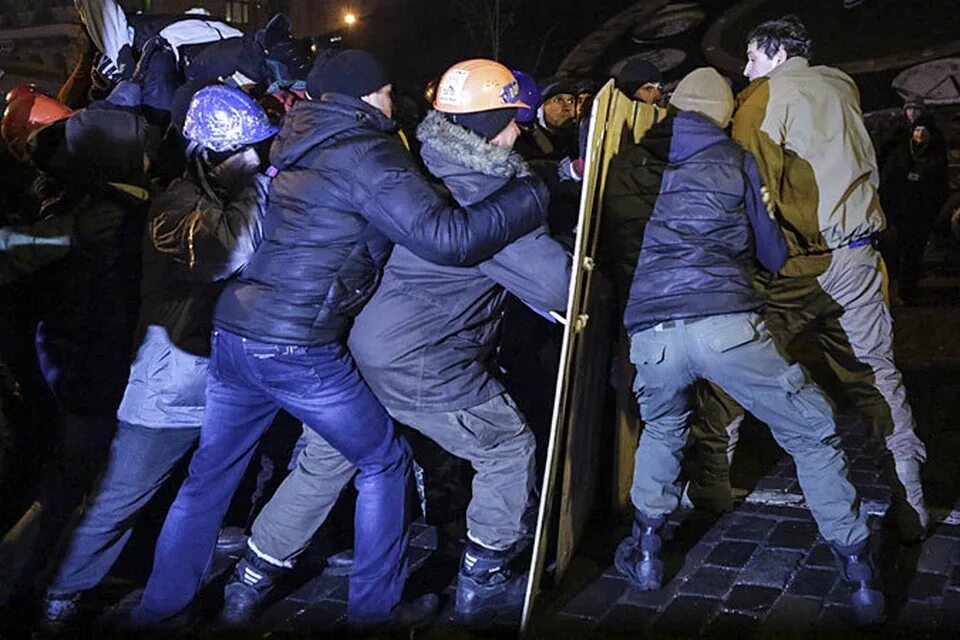 Контроль оппозиции. Преступление века евромайдан. молодёжь евромайдан. евромайдан new balance беркут. лидеры украинской оппозиции на евромай события твц.
