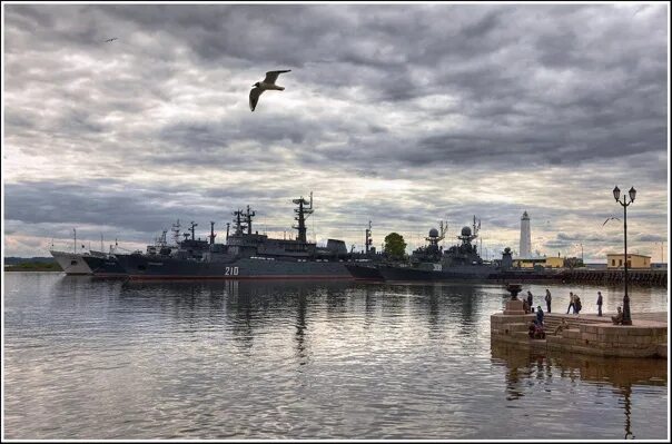 Рано кронштадт. Петровский порт кронштадт. питер кронштадт панорама. кронштадт порт лето. кронштадт вид с моря.