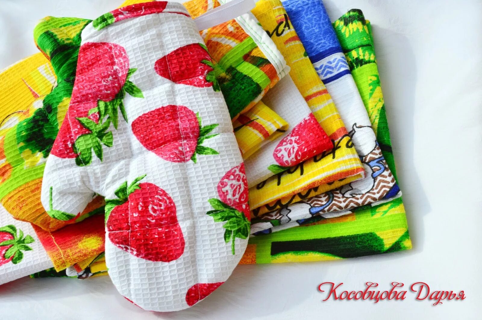 Вафельное полотенце какое. Полотенце прихватка. кухонные полотенца и прихватки. шьем полотенце вафельное. букет из кухонных полотенец.