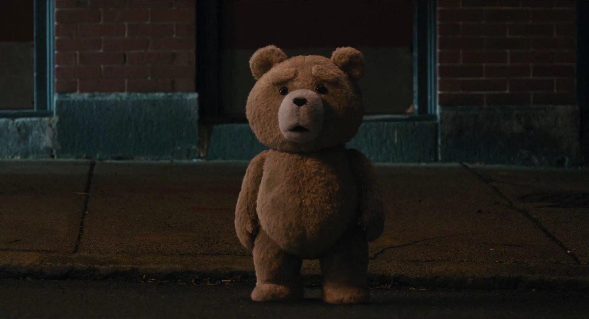 Третий лишний 1080. Тед 2012. Третий лишний медведь Тед. Тед 3 лишний 3. Третий лишний / Ted (2012).
