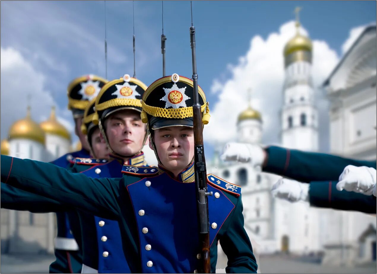 Кремлевские рыз. Кремль Москва президентский полк. Почетный караул Кремль. Президентский полк комендатуры Московского Кремля. Президентский полк Почетный караул.