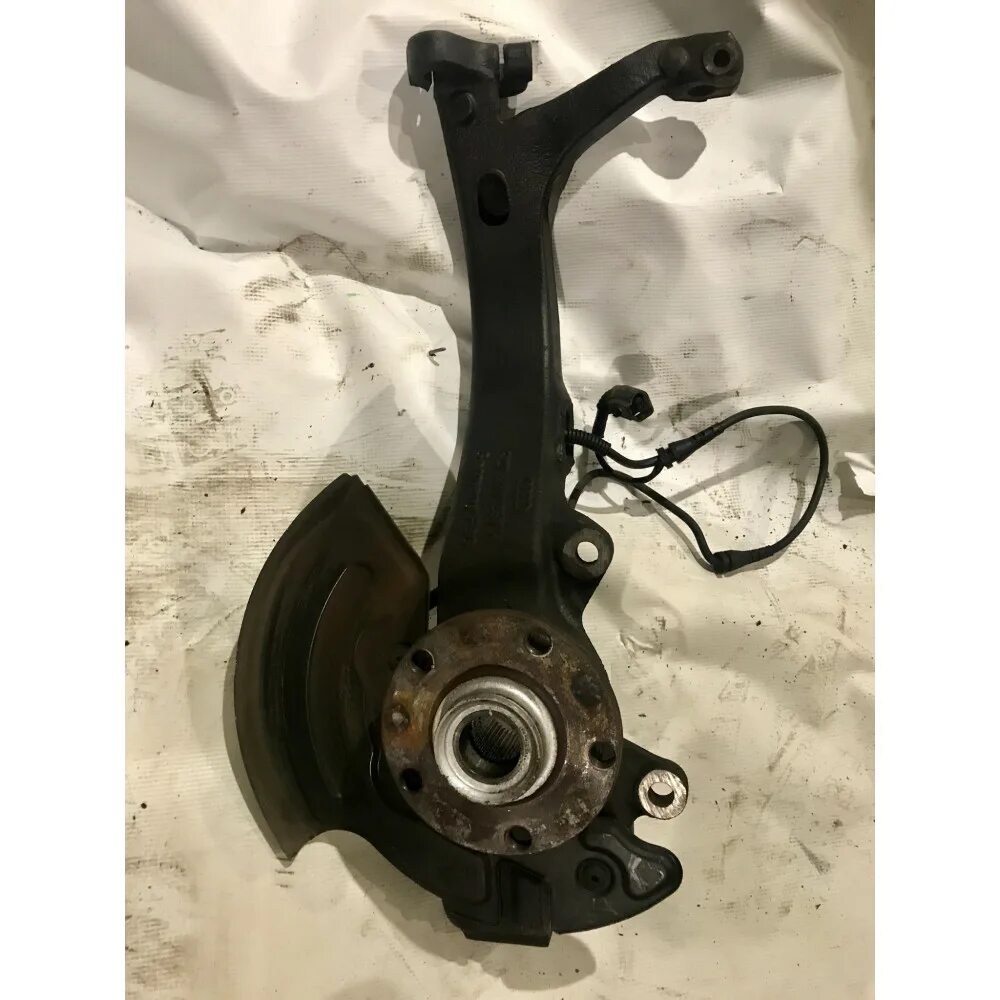 Поворотный кулак ауди. Поворотный кулак ауди. Поворотный кулак ауди 100 с4. Поворотный кулак ауди а6 с7. Проставочная втулка кулака audi a6 c6.