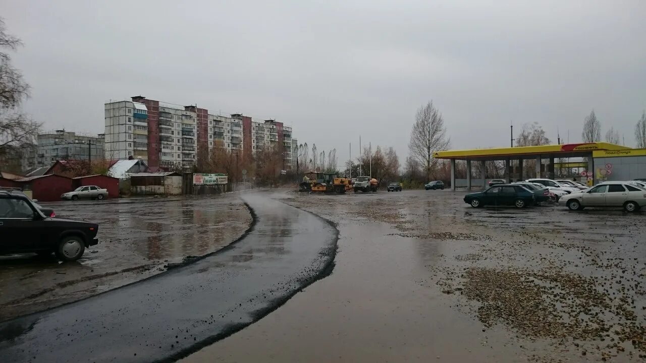 Лайф тамбов. Дождь в Тамбове. Ремонт дорог в дождь. Москва микрорайон бобры. Белгород дождь стройка.