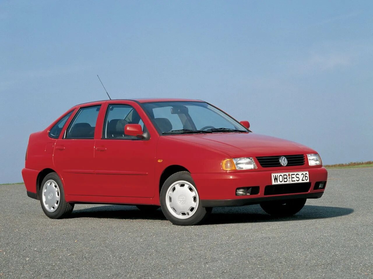 Фольксваген поло 3 поколение. Volkswagen Polo Classic III 1.6. Volkswagen Polo 1996 Classics. Фольксваген поло Классик 1996 седан. Volkswagen Polo, III, 1994 — 2002.