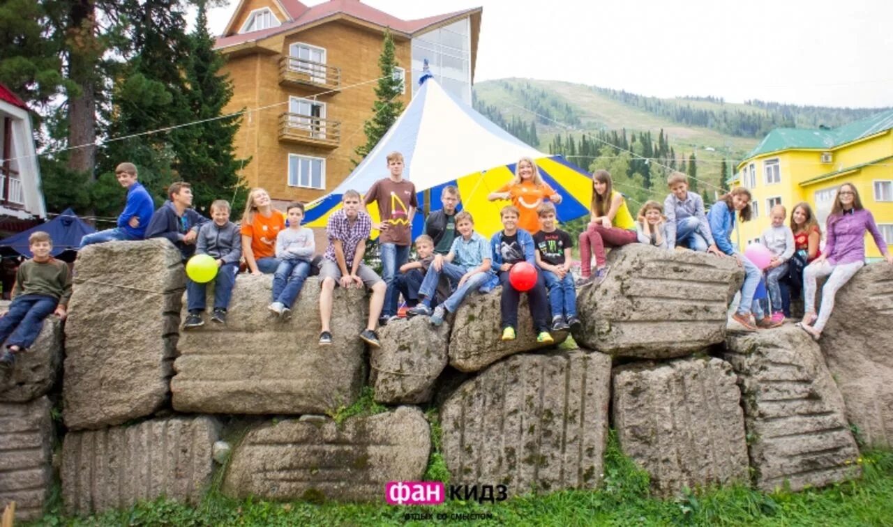 лагерь фанкидз шерегеш. школа приключений шерегеш. фанспорт шерегеш лагерь детский. лагерь фанкидз шерегеш. лагерь в шерегеше город героев.