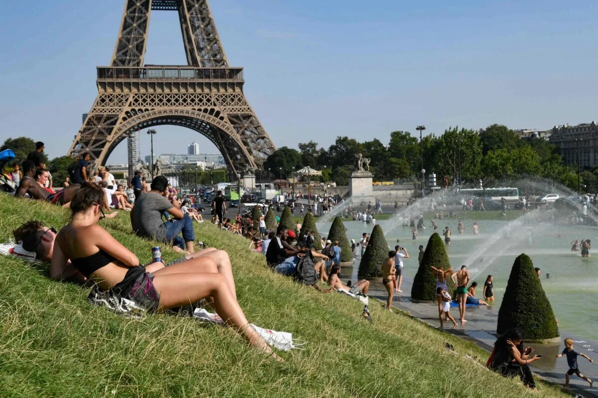 Хорошая жизнь в европе. Жара во Франции 2003. Аномальная жара в Европе 2003. Аномальная жара во Франции 2003. Жара во Франции 2019.