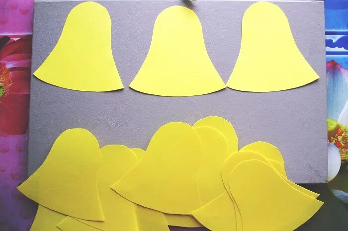 Как сделать колокол. Катайский колокольчик. Рождественские колокола поделки. Колокольчик из глины мастер класс. Как сделать колокол.