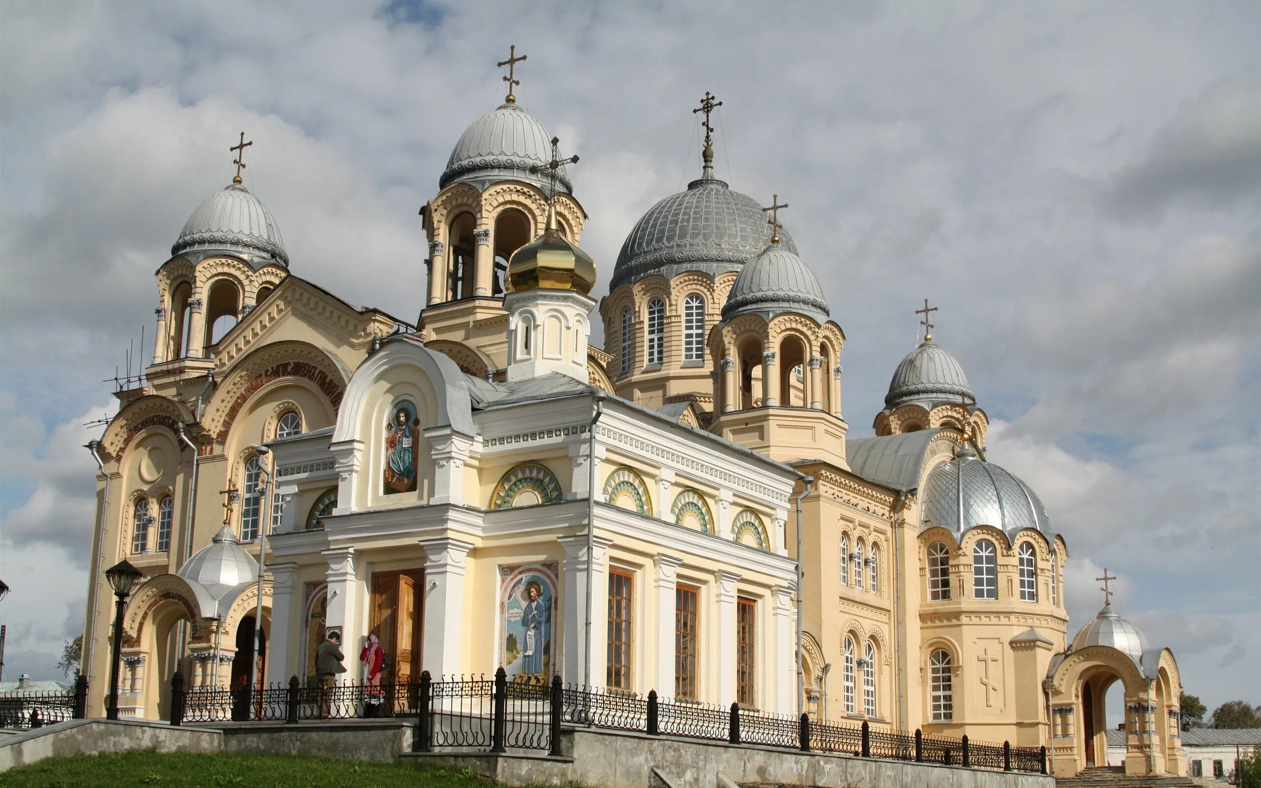 Верхотурский Николаевский монастырь Николаевский храм. Свято-Николаевский мужской монастырь в Верхотурье.