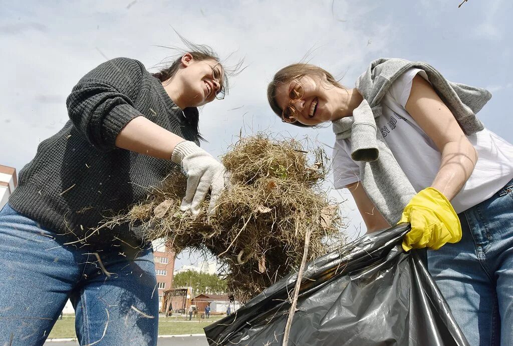 работа для школьников. подработка для школьников 13. подросток с трудовой. трудоустройство подростков летом. подростки трудятся.