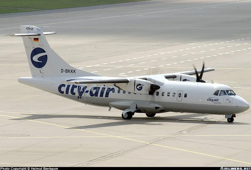 Атр 42. ATR-42 турбовинтовой самолет. ATR 42-500. АТР-42-500 самолет. ATR ATR 42.