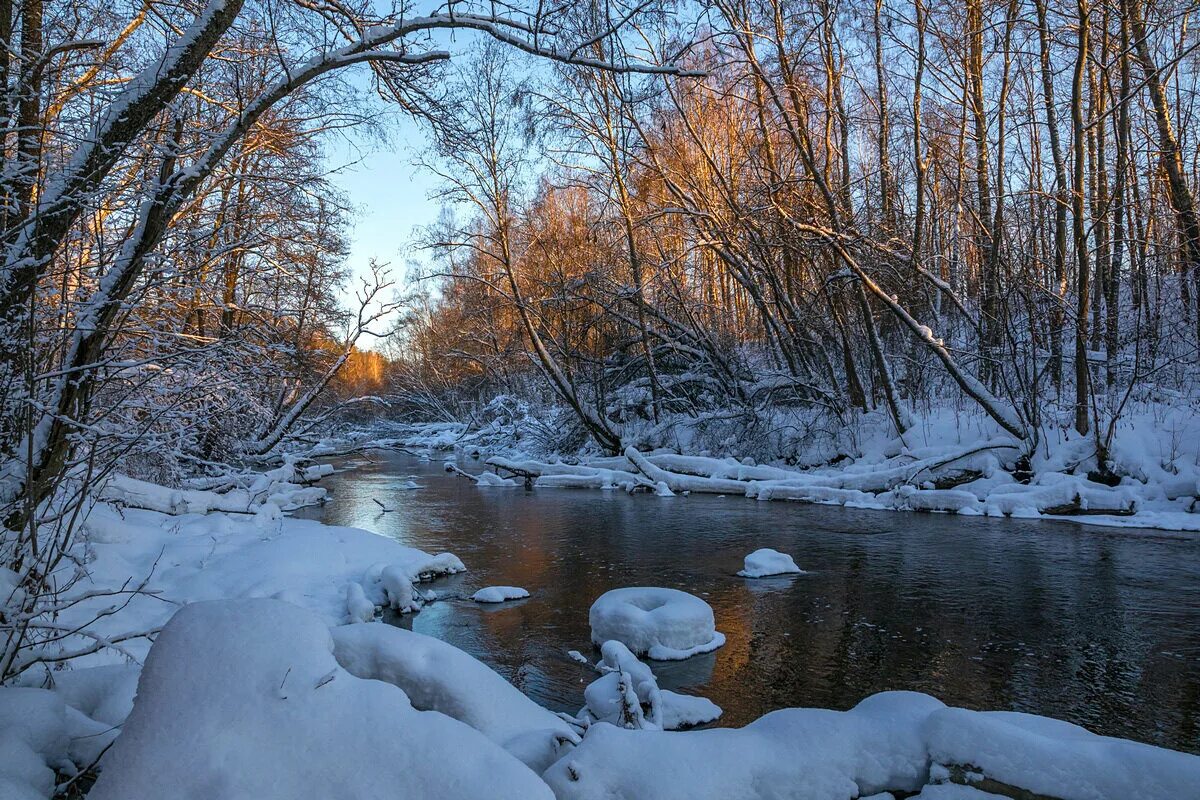 зимние реки дерево. зима река гдовка. река зимой. малые реки зимой. река вазуза зимой.
