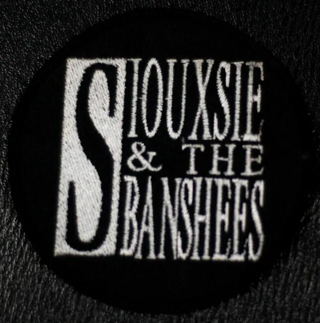 Патчи underground. Патч андеграунд. siouxsie and the banshees лого. андеграунд патчи на одежду. siouxsie and the banshees logo.