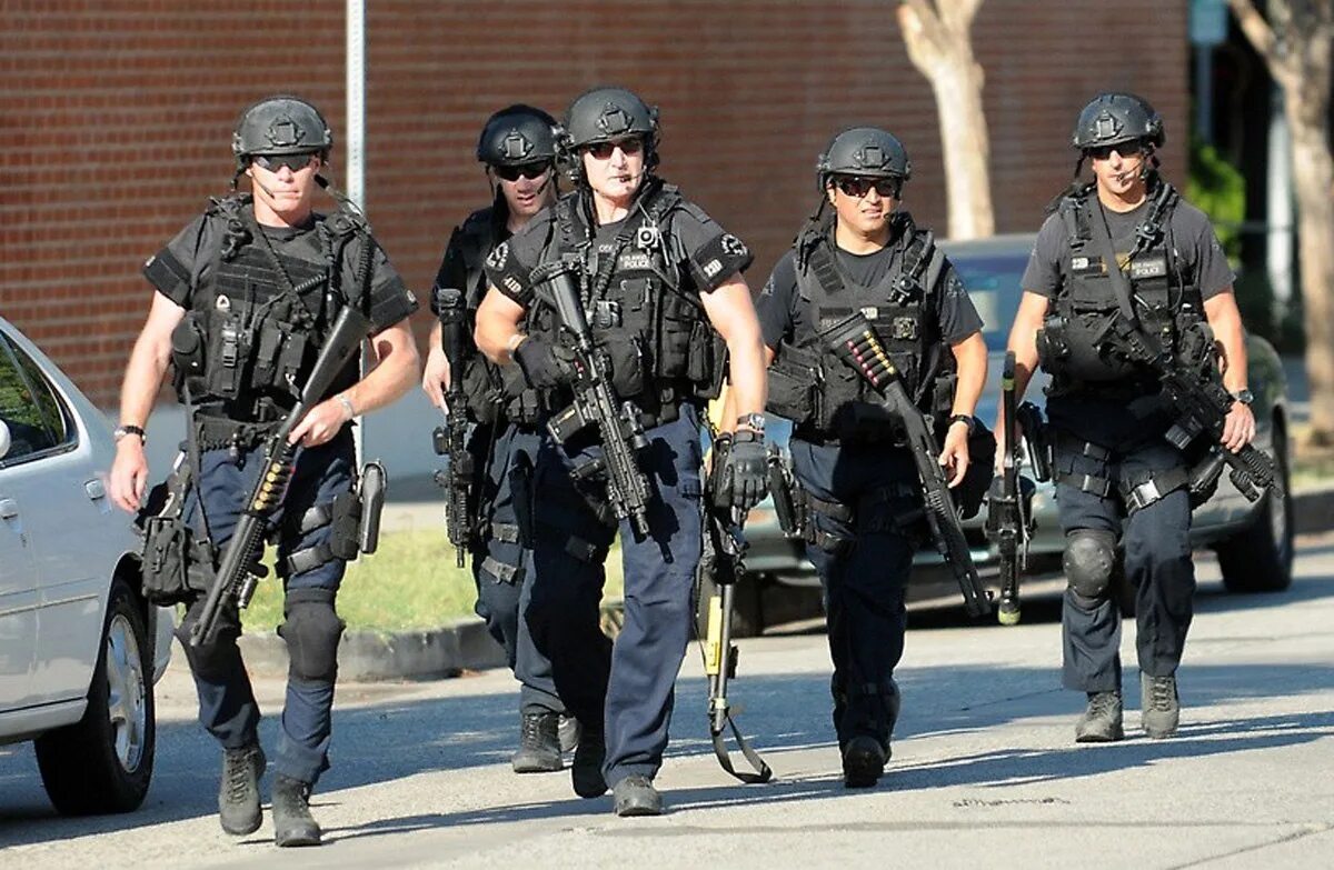 Lapd swat. Спецназ lapd. сват лапд. спецназ полиции сша swat. lapd swat форма.