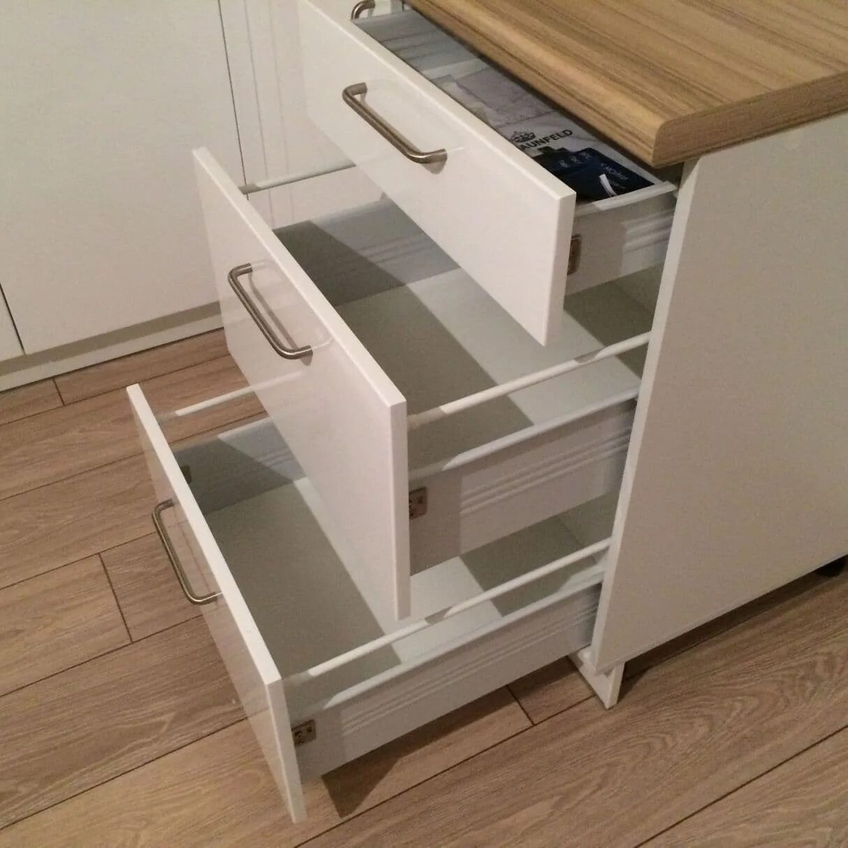 Метабокс. Метабокс с доводчиком blum. метабоксы блюм с доводчиком. метабокс блюм серый. ящик метабокс с доводчиком.