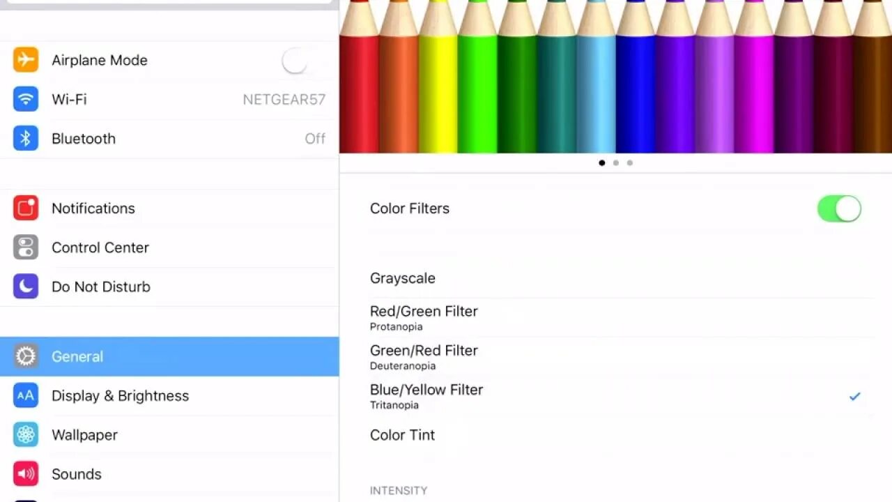 Как убрать цветные. Айпад 10 цвета. Экран инвертирует цвета Айпада. Как сделать улучшения цвета на айпаде. Все цвета Айпада 3.