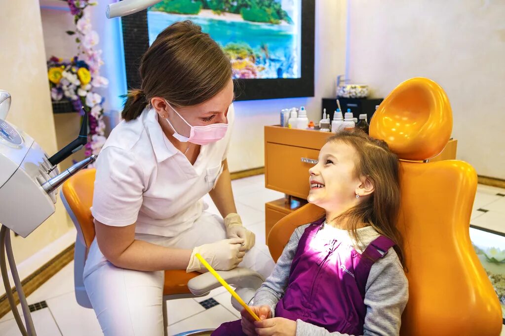 Зубной врач для детей. Детский врач стоматолог. Ребенок у стоматолога. Детский зубной врач. Стоматология дети.