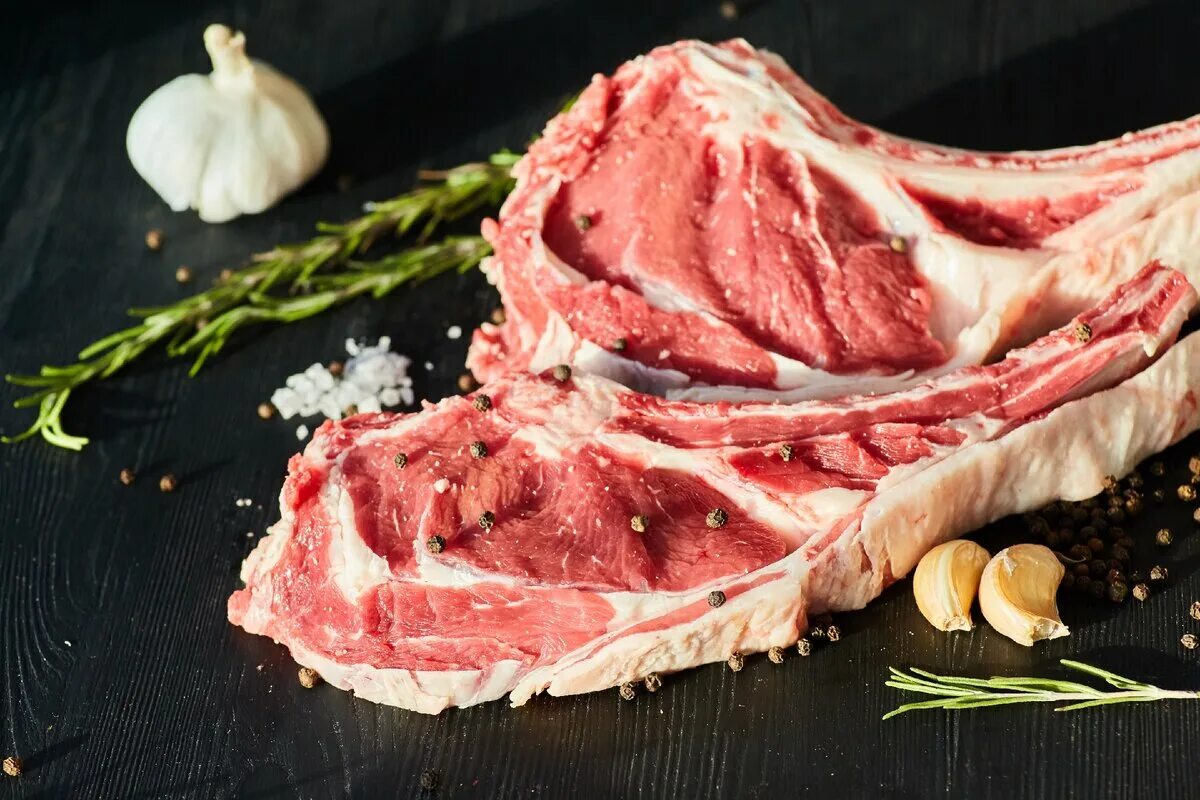Пирзола баранина. Мясо есть баранина говядина. Мясо говядина. Корейка мясо govyadina. Сырое мясо.