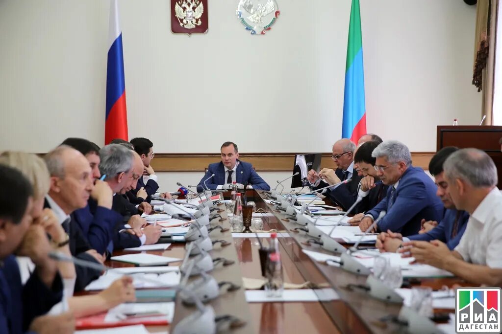 Народное собрание рд сайт. Советник председателя правительства РД. РД фото. Аппарат президента РД. Куратор главы РД.