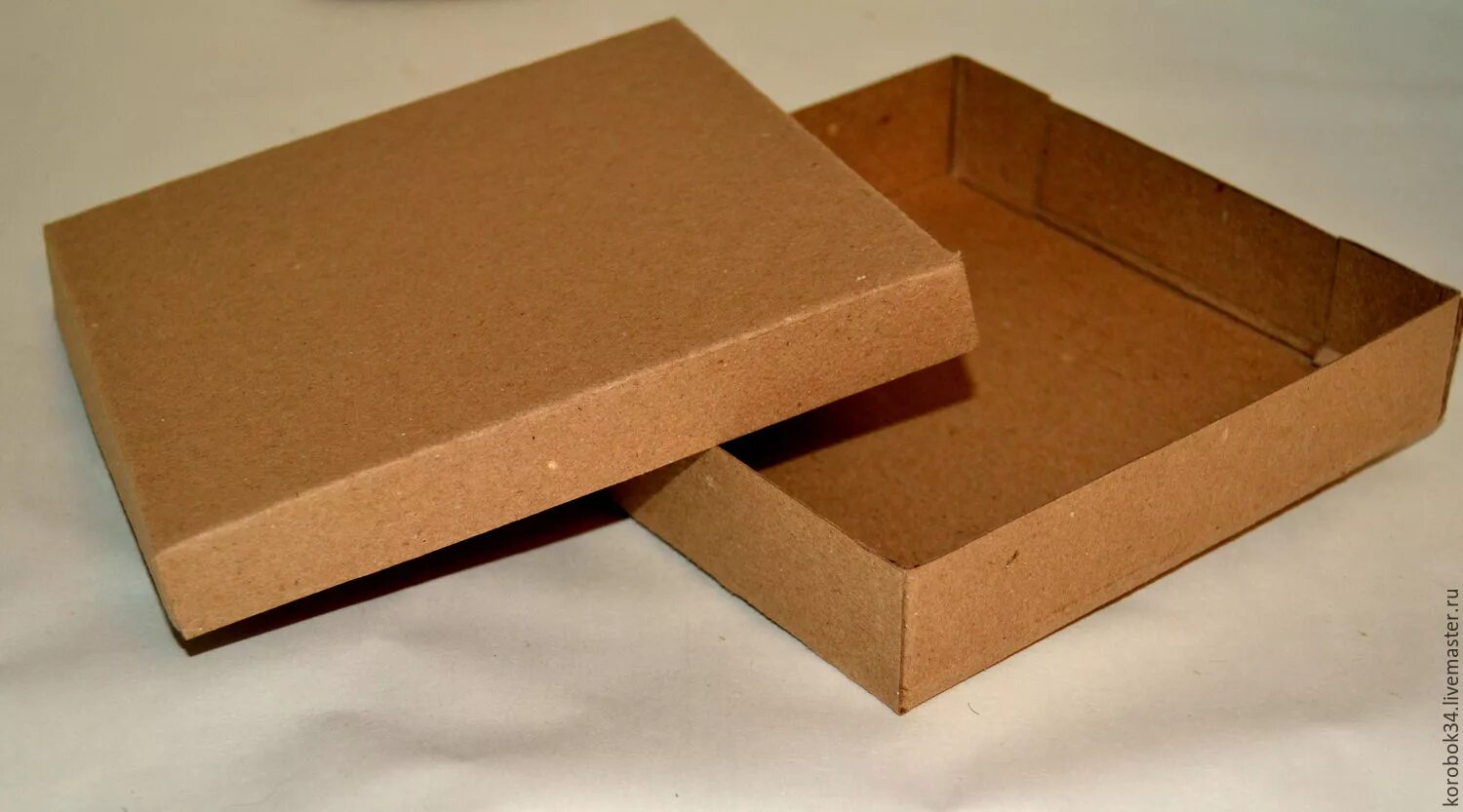 Картон для коробок. Коробка из картона. Плоская картонная коробка. Мягкий картон для поделок.