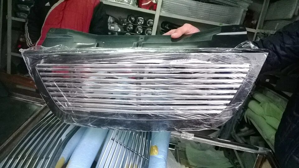 Облицовка нексия. Облицовка радиатора нексия n150. Обивка багажника левая нексия n150 артикул. Облицовка решетки радиатора дэу нексия n150. Решетка радиатора нексия n150.