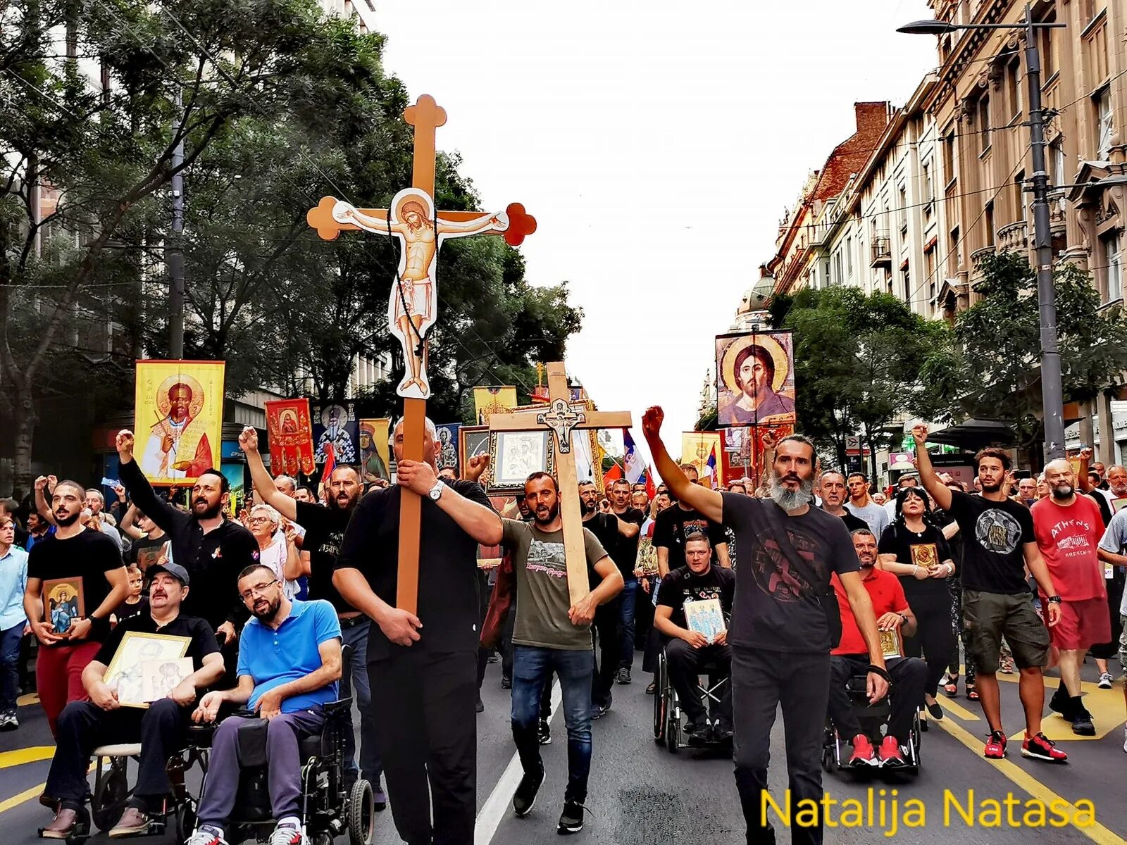 Парад против. Шествие в Германии. EUROPRIDE В Белграде. Парад в Сербии.