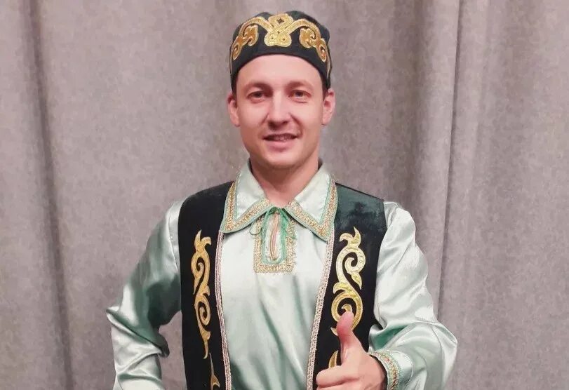 Татарские фото. Национальный костюм Татаров тюбетейка. Национальный костюм Татаров мужской. Татарский костюм мужской. Татарский мужчина в национальном костюме.