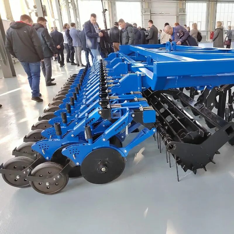 Сельхозтехника оренбург. Сельхозтехника claas. Сельхозтехника оренбург. John deere 9r. Трактор john deere 9520rt.