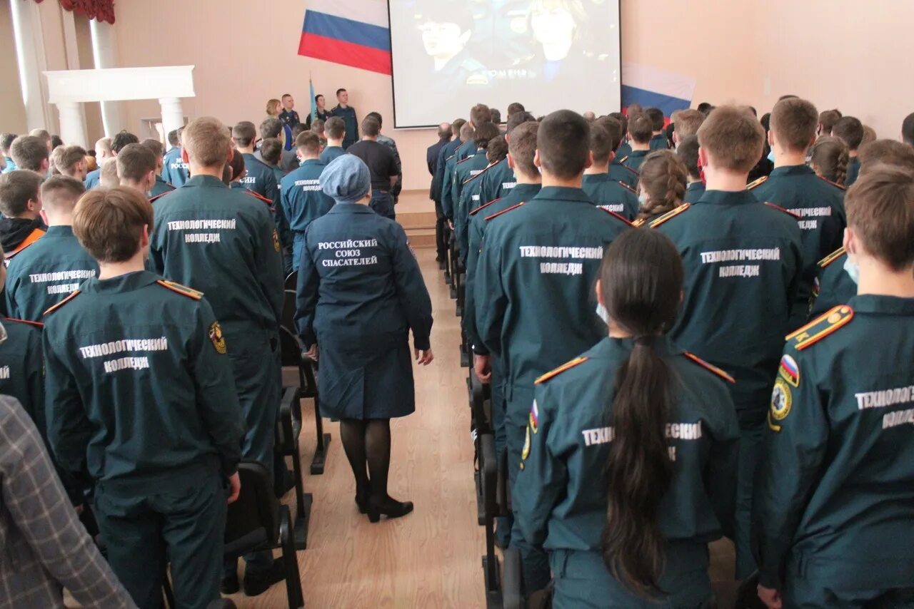 Гу по новгородской области. Начальник МЧС по Новгородской области. Главное управление МЧС по Новгородской области. ВСКС МЧС Великий Новгород. МЧС Новгородская область 2015.