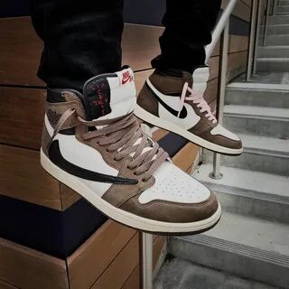 Nike air jordan 1 high travis scott