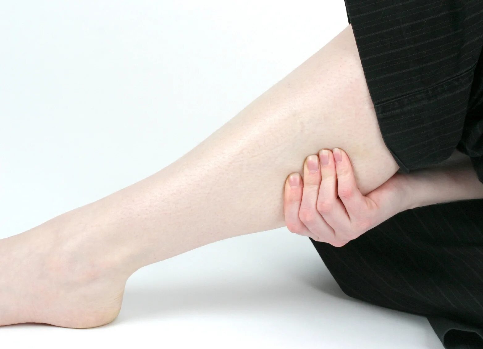 Болит икра на ноге причины и лечение. Ногоболт. Отеки нижних конечностей.