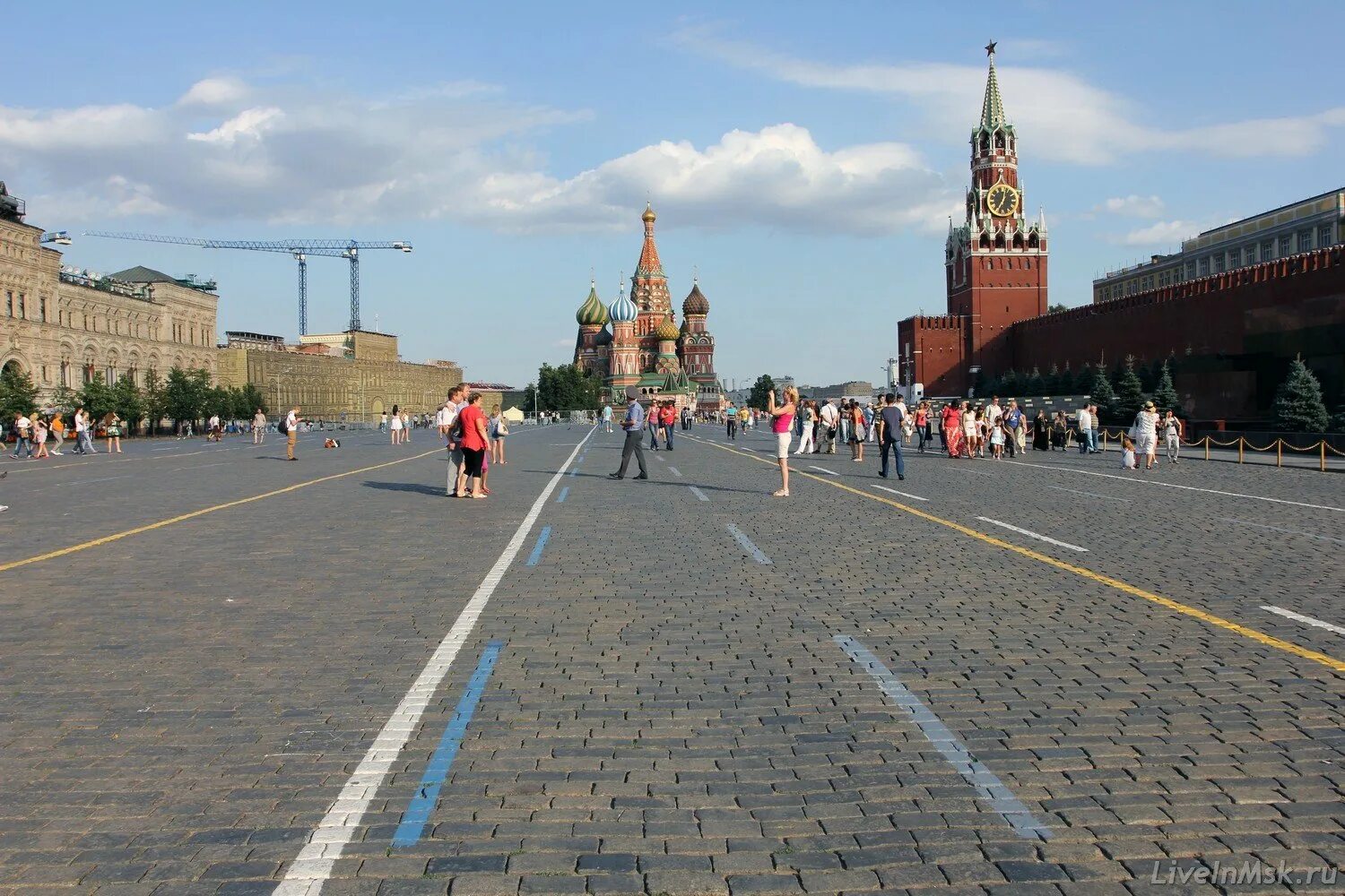 Чувствовать площадь. Площадь около Кремля Москве. Москва кр площадь. Периметр красной площади. Красная площадь Санкт-Петербург.