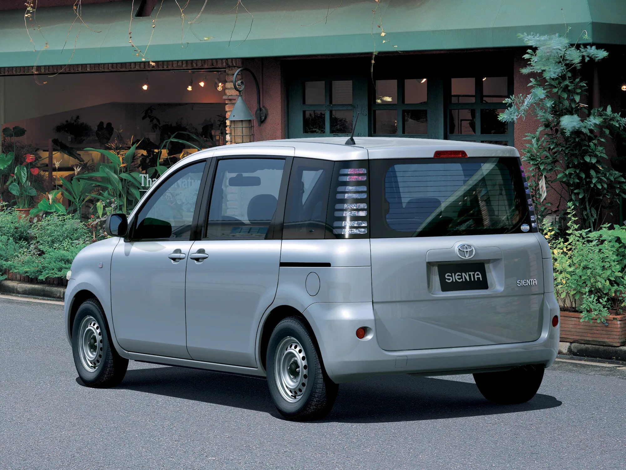 Тойота сиента 1 поколение. Toyota sienta 2003 компактвэн. toyota sienta 1 поколение. toyota s eenta. тойота сиента 7 местная.