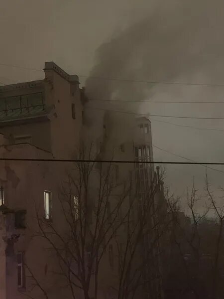 И. Пожар в жилом доме. Дом басевича на большой пушкарской в лучшие годы. Пожар в петроградском районе. Питер в огне.