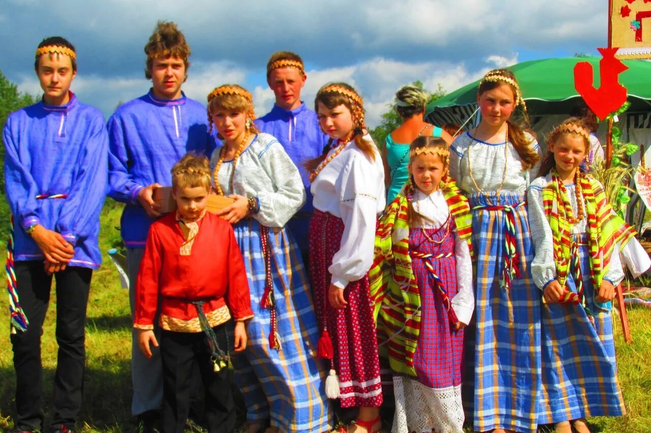 Пестрый народ. Вепсы народ. Фестиваль вепсской культуры Древо жизни. Карелы и вепсы. Финно-угорских вепсы.