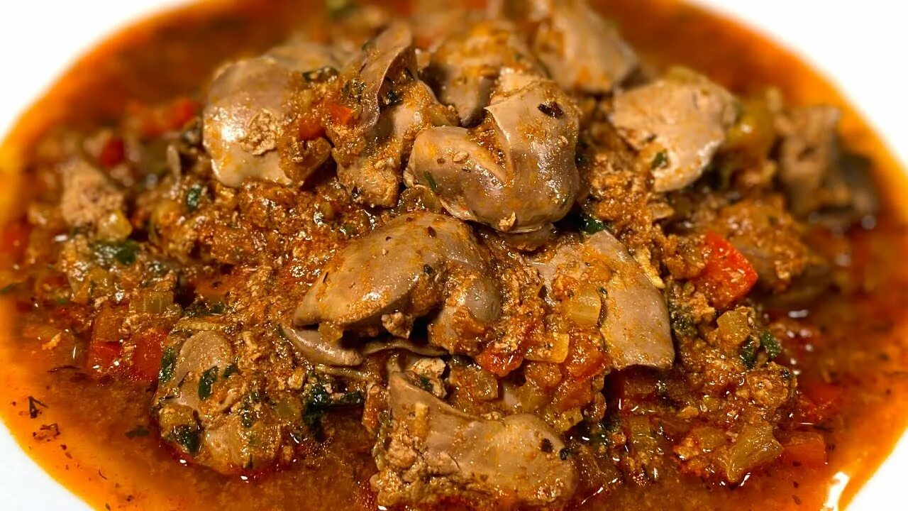 Сделать куриную печень вкусно. Печенка с подливкой. куриная печень с подливкой на сковороде. печень с подливкой. куриная печень с подливкой.