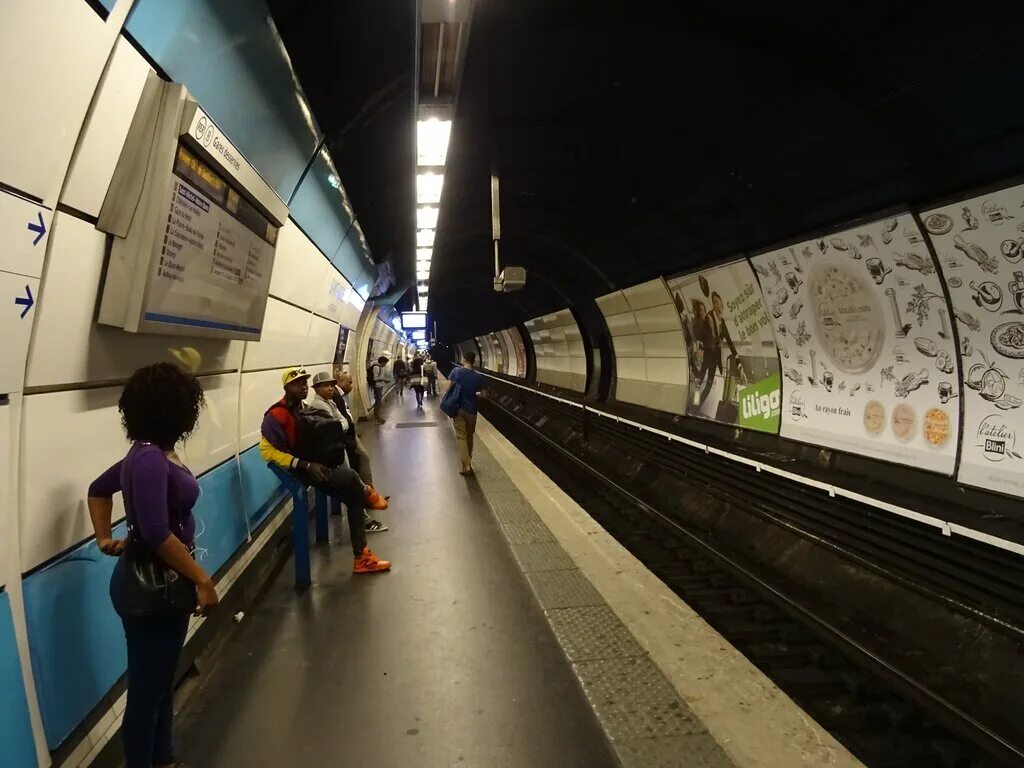 Сена метро. Шатле Ле Аль Париж станция метро. Chatelet les Halles станция. RER B Париж.