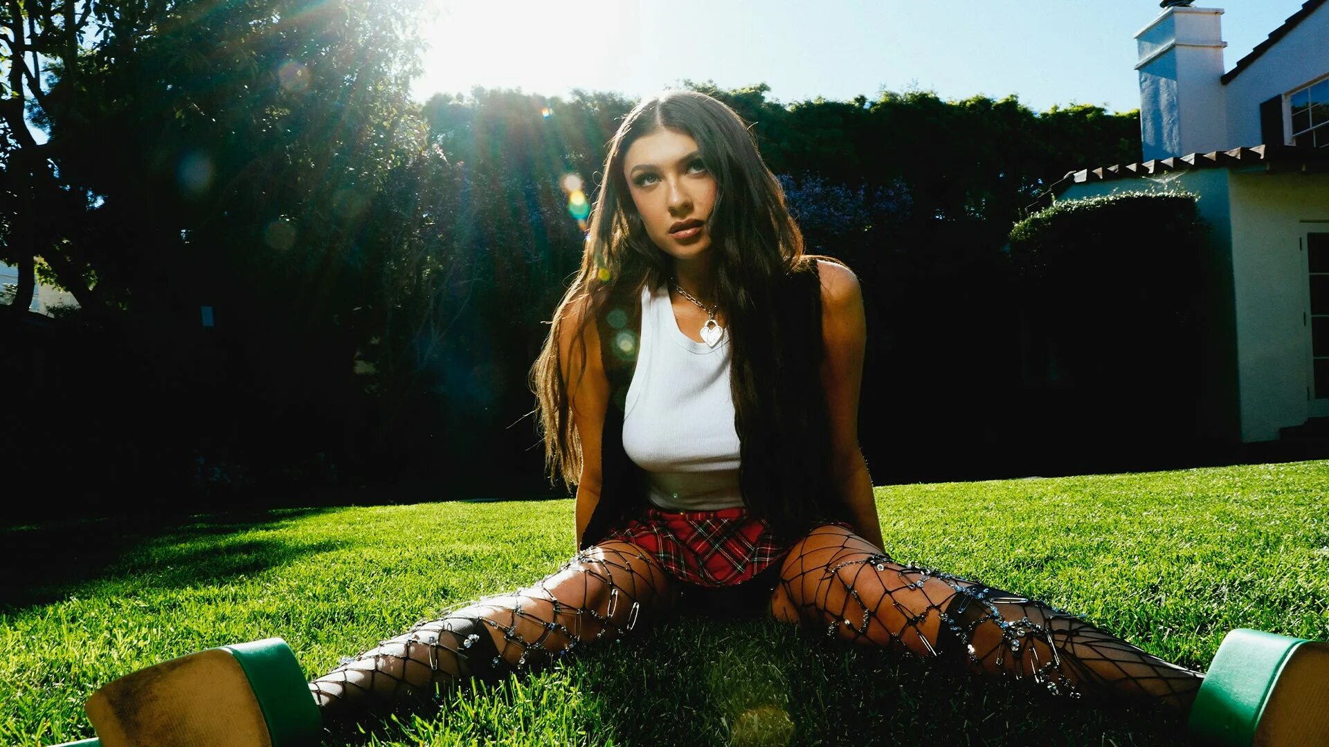 Katie lives. Katie lives. Кэти оуэн 14 лет. Katee life. Кэти оуэн 14 лет.