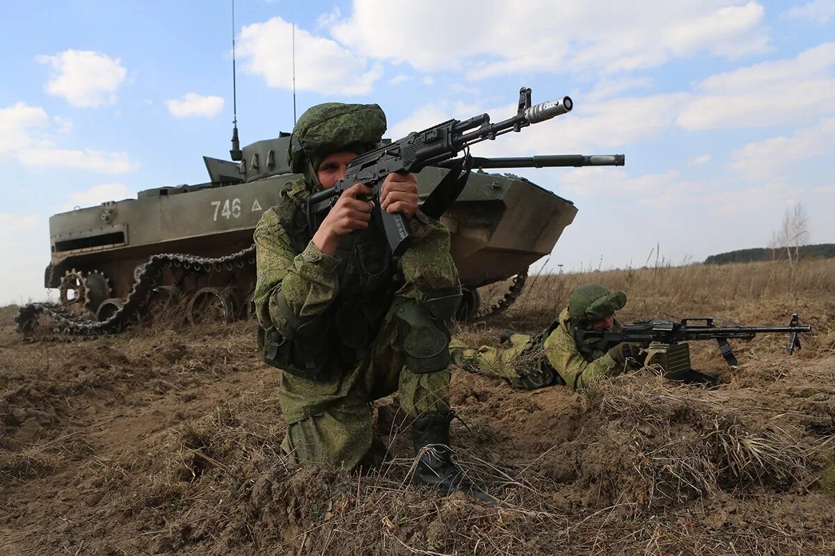 Всрф. Сухопутные войска Мотострелковые войска. Учения сухопутных войск. Боевые учения воздушно-десантных войск. Российский солдат.